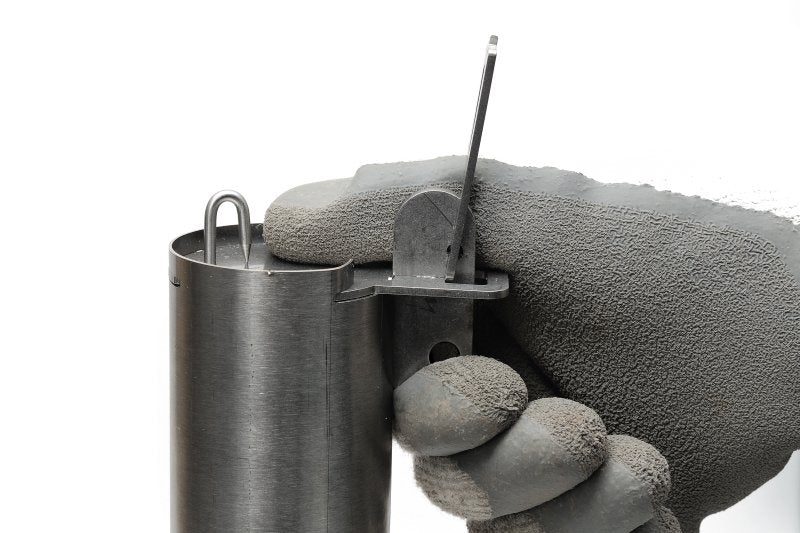 Het scherpstellen van de topcat val voor woelratten en mollen