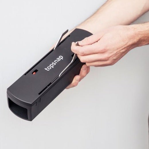 De topsnap muizenval is gemakkelijk en hygiënisch te legen, zonder contact met de gevangen muizen.