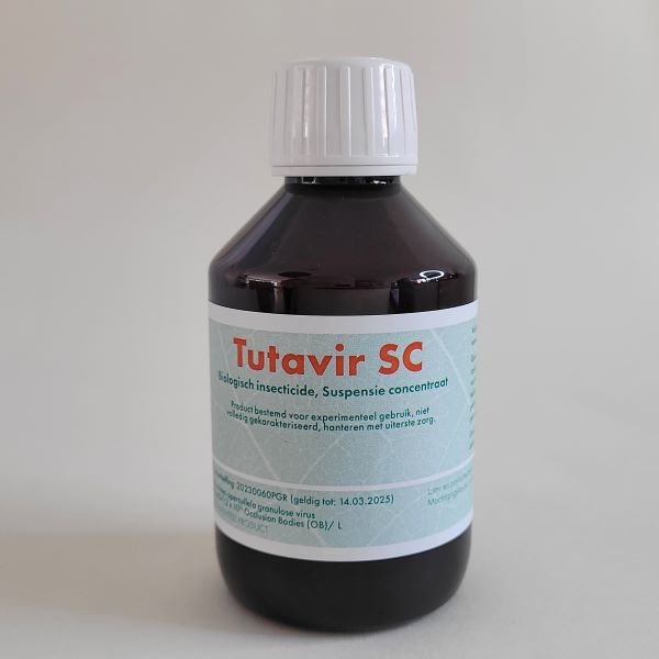 Flesje Tutavir - een bioinsecticide voor de residuvrije bestrijding van de tomatenmineermot (Tuta absoluta).